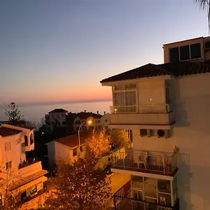 https://barbieri-beach.hotelsinnerja.org